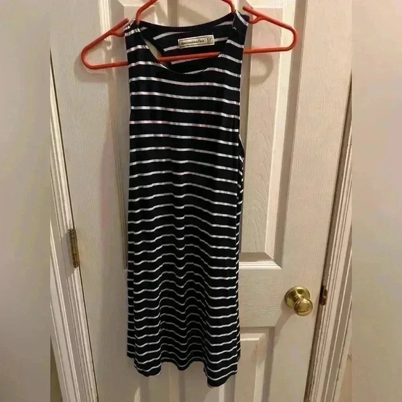 Abercrombie & Fitch XS - Picture 1 of 6